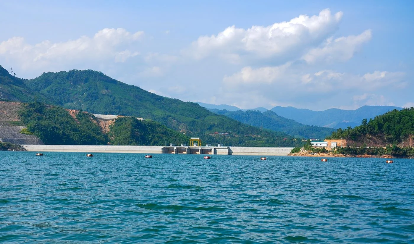 Hồ chứa nước thủy điện Đakđrinh